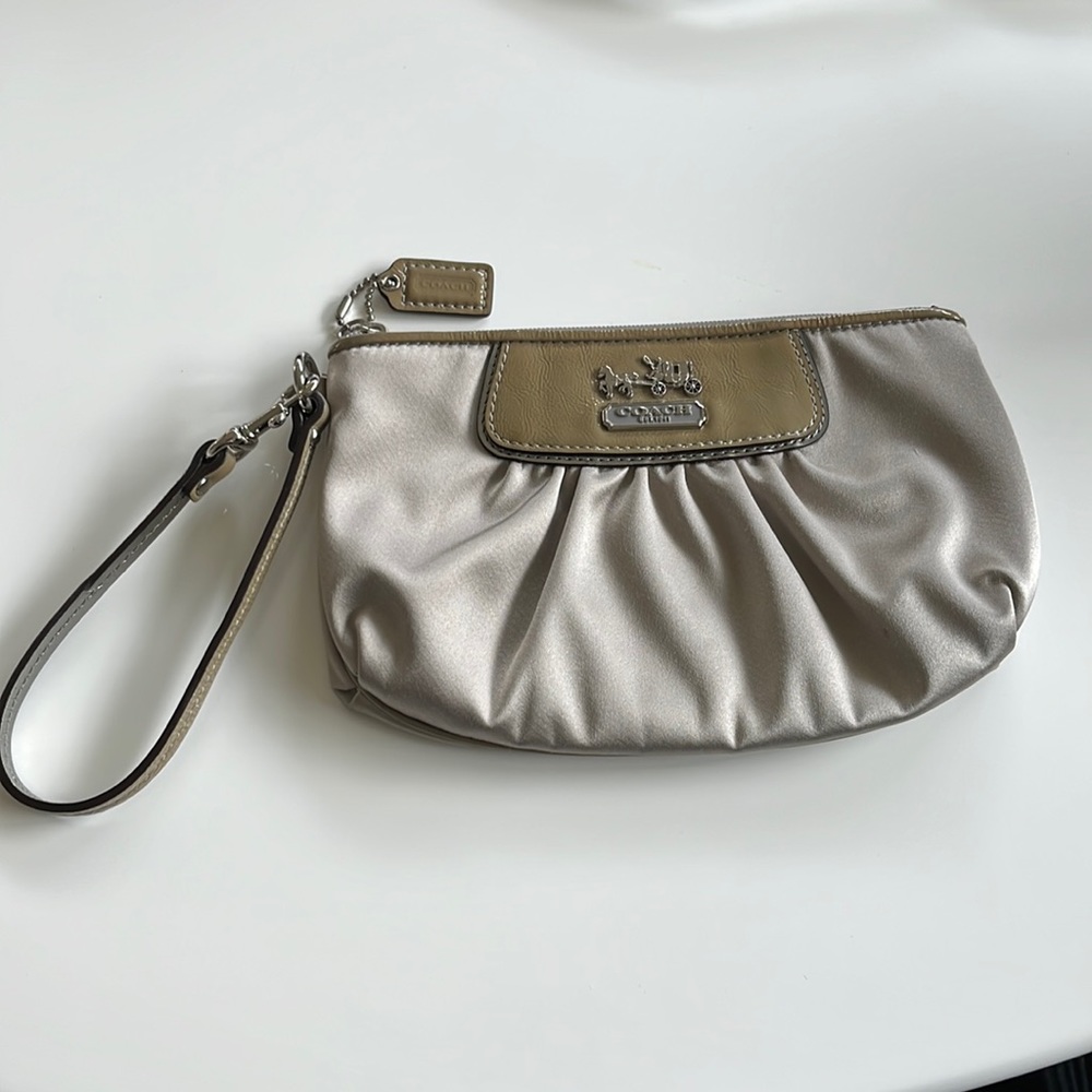 COPY - Couch Wristlet Grey
